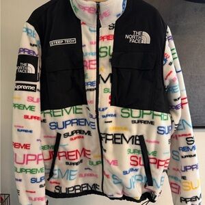 Supreme × The North Face
Supreme / The North Face Steep Tech Fleece Jacket White